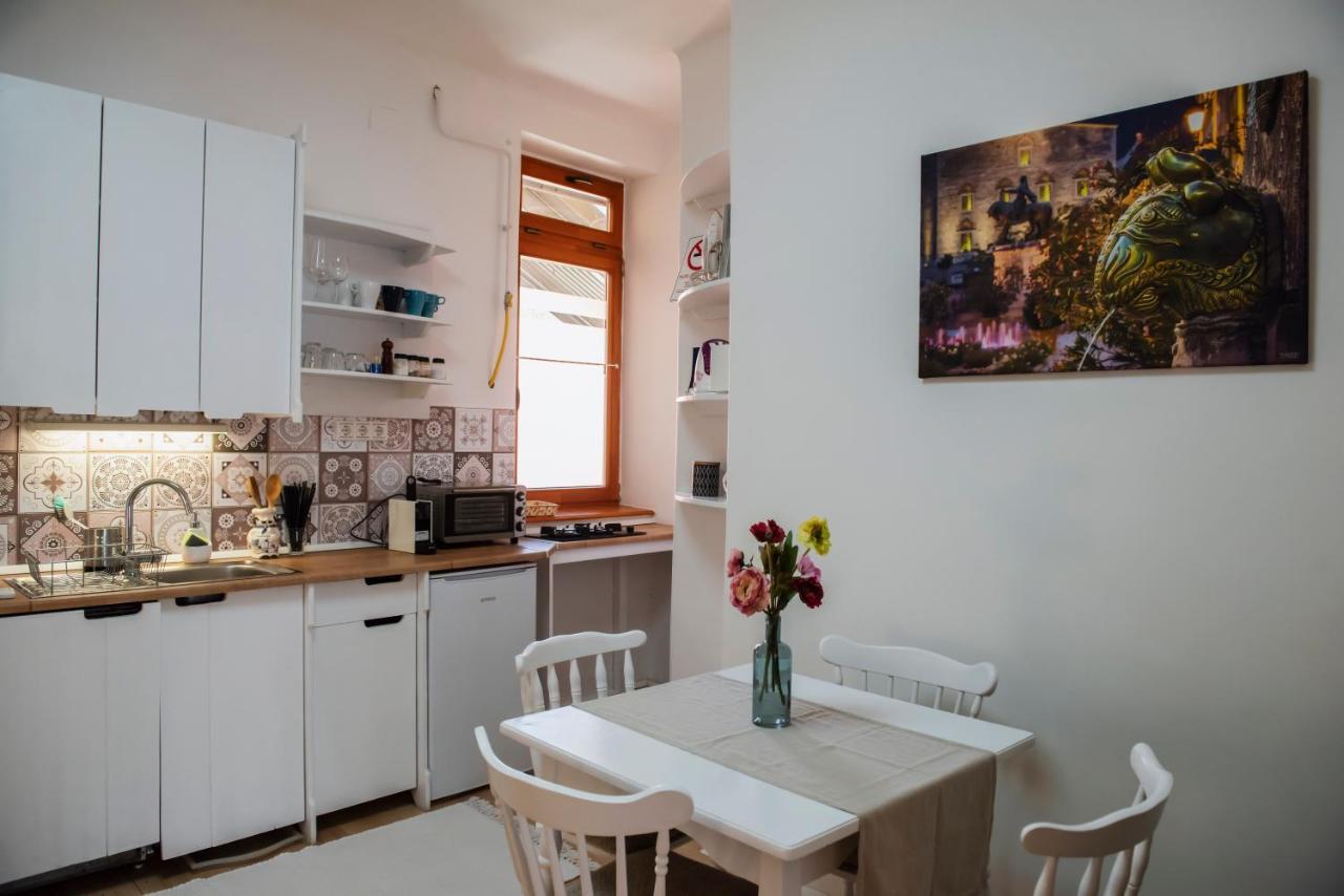 Heart of Pécs apartman free parking Extérieur photo
