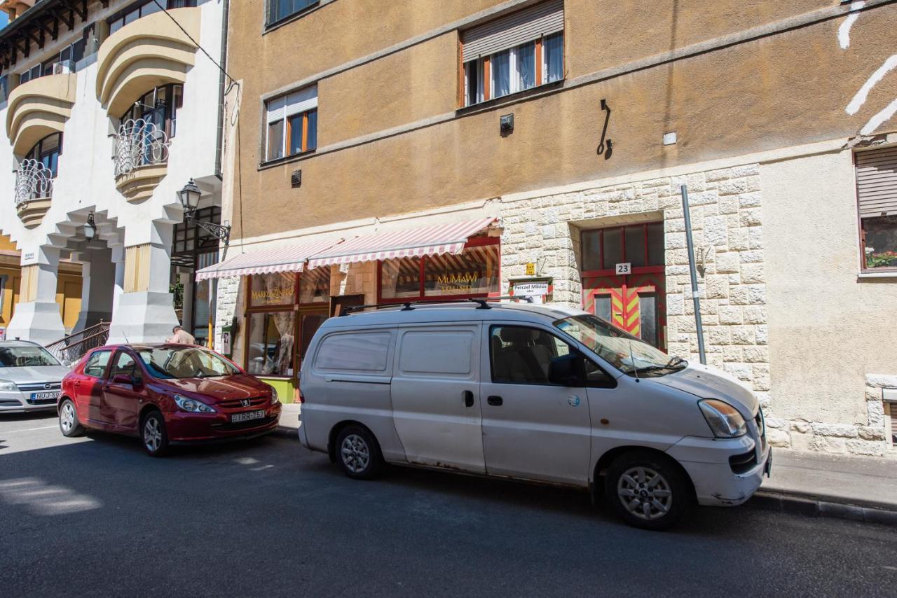 Heart of Pécs apartman free parking Extérieur photo