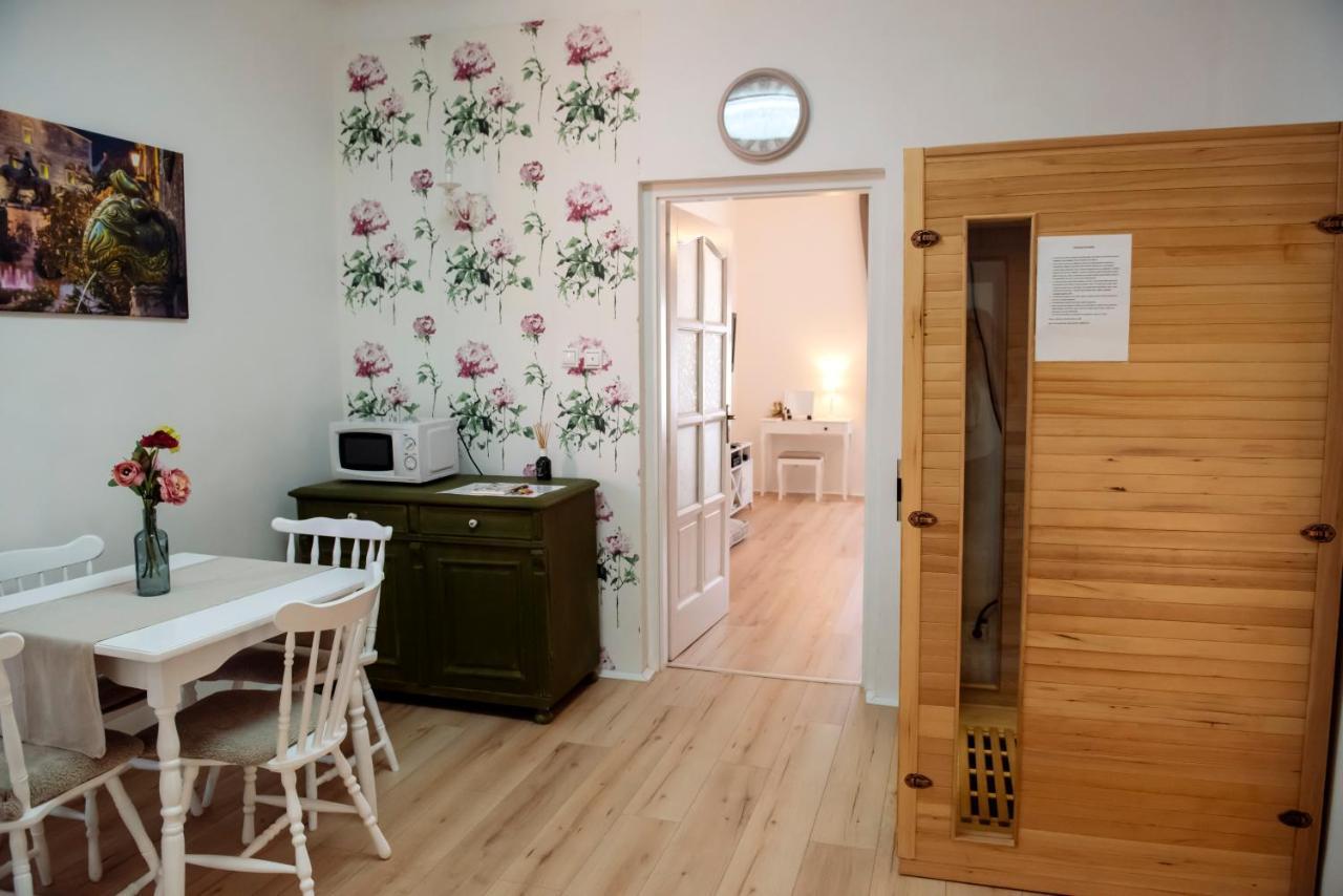 Heart of Pécs apartman free parking Extérieur photo
