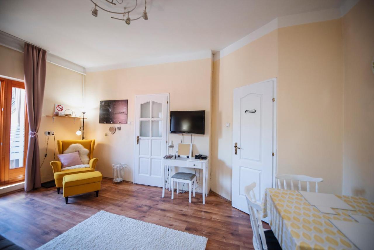 Heart of Pécs apartman free parking Extérieur photo