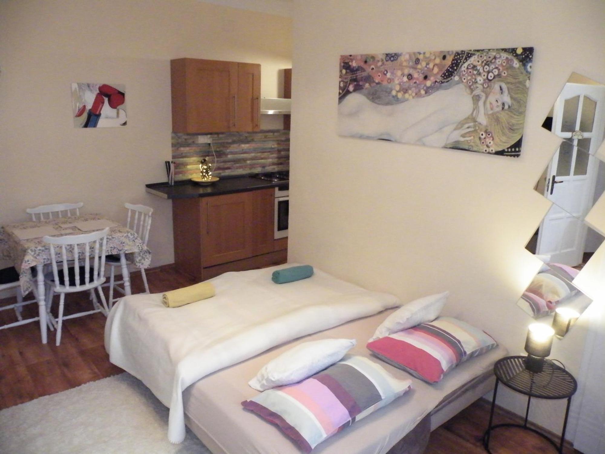 Heart of Pécs apartman free parking Chambre photo